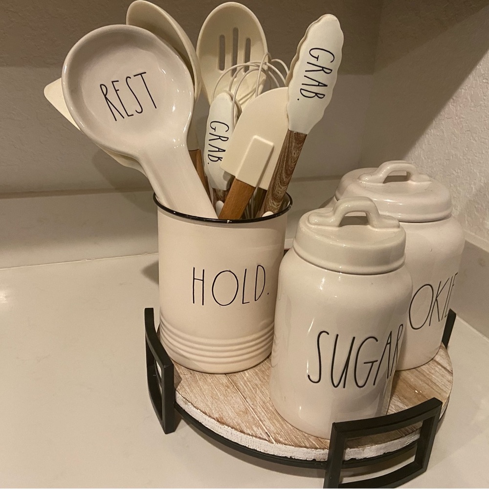 Rae Dunn Set Like New